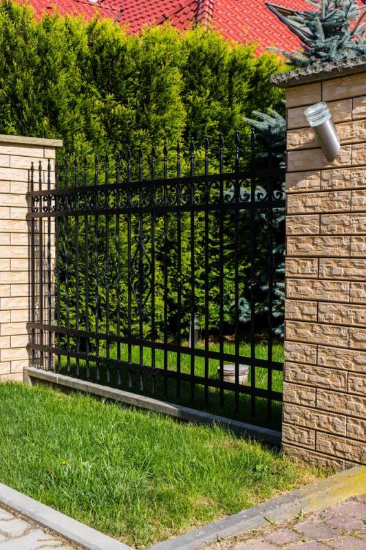 Porte m&eacute;tallique s&eacute;curis&eacute;e, crit&egrave;res de choix essentiels